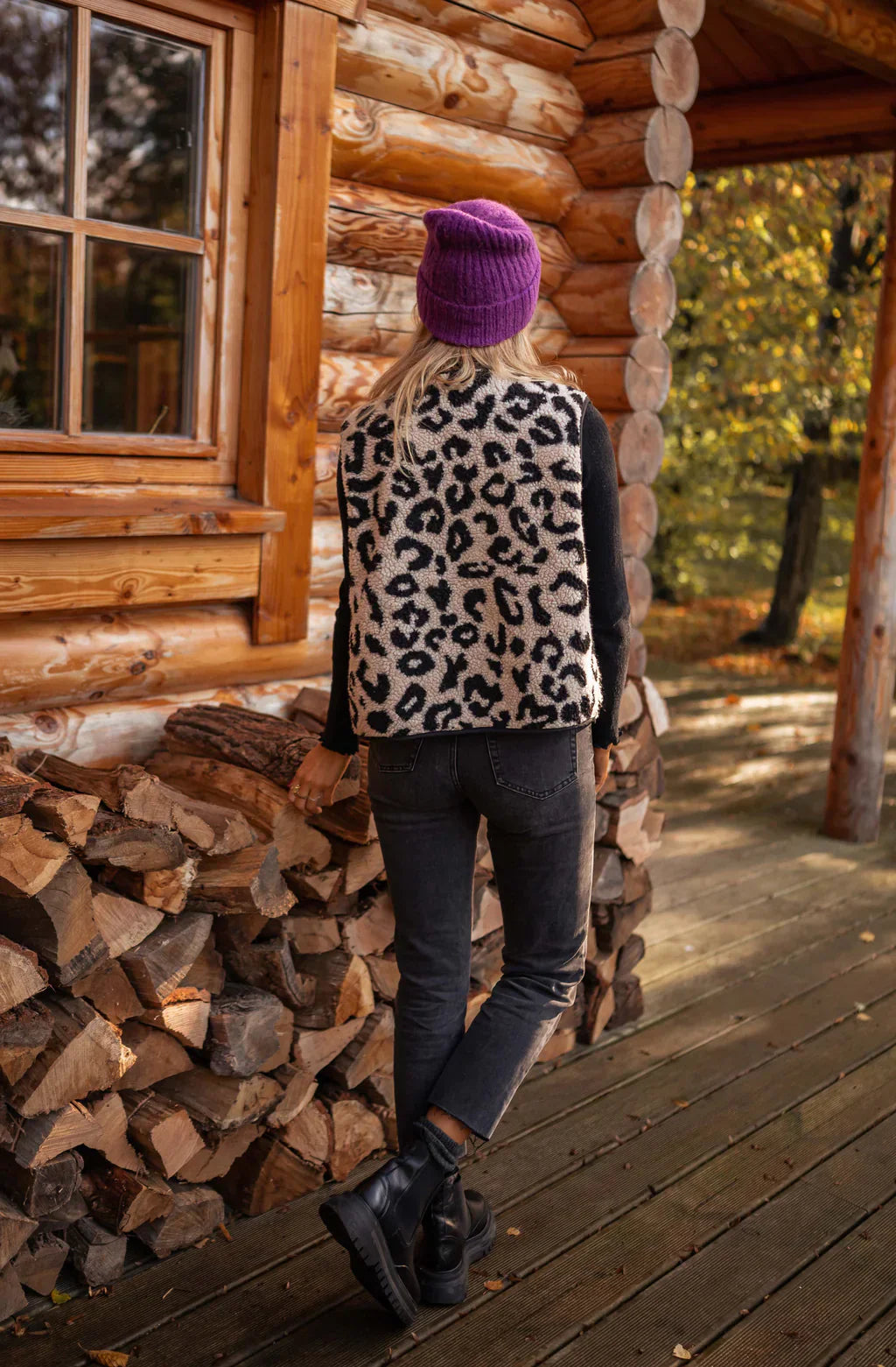 AVA - URBAN LEOPARD VEST